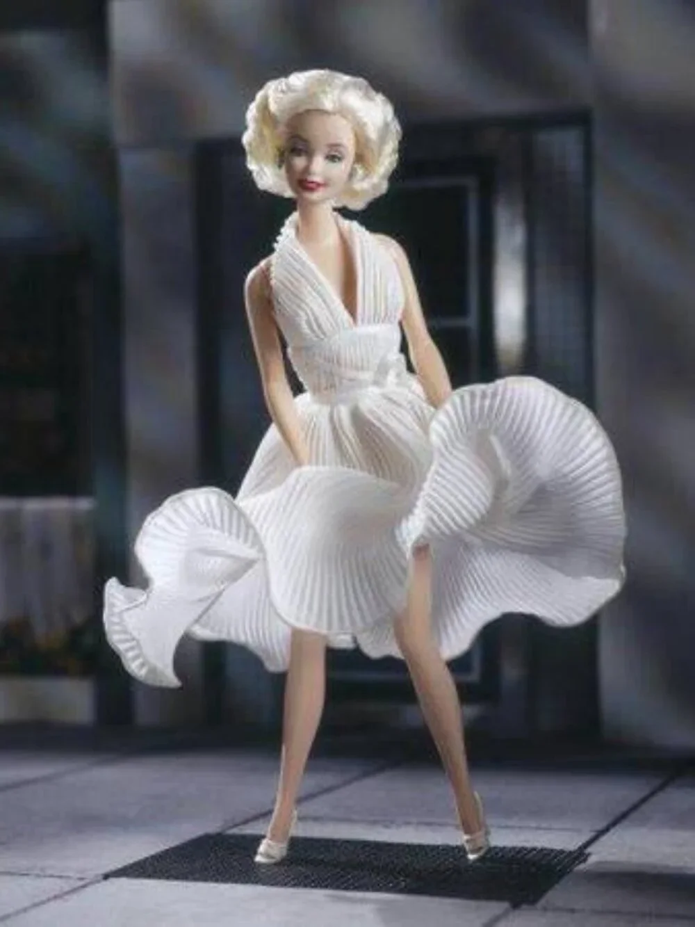 NIB Barbie Marilyn Monroe Seven Year Itch